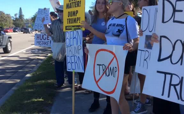 Immigrants Begins A "Day Without Immigrants" To Protest Against Trump's Ban