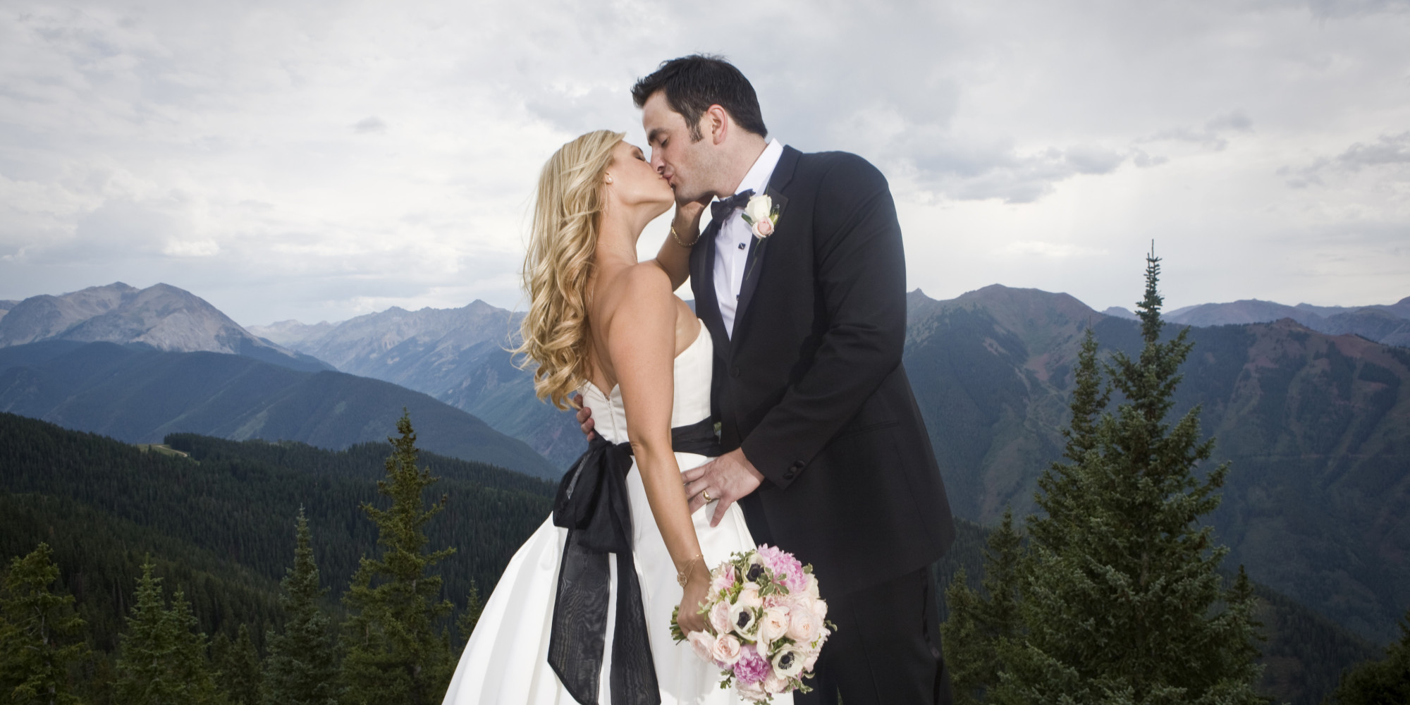 A quick look out at the Canada immigration rules and regulations for Marriage Based Visa