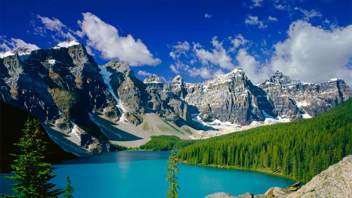 The Canadian Rockies-Natural Wonders in Canada