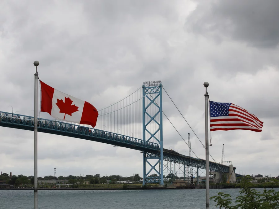 Cities in USA and Canada where one can cross border easily